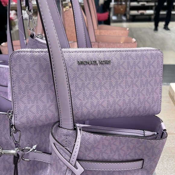 MICHAEL KORS Jet Set Large Signature Logo Continental Wallet Wristlet Lt Quartz - Picture 8 of 16